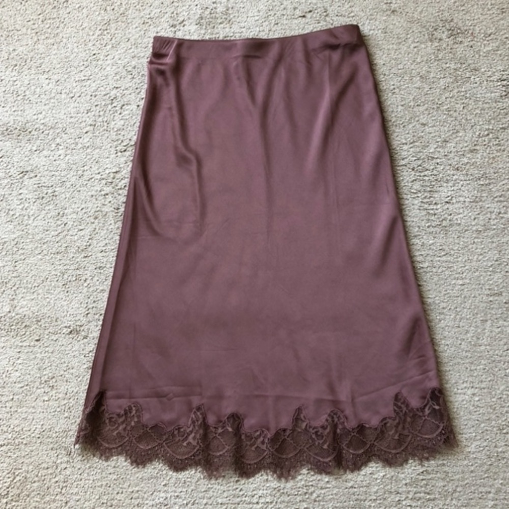 H&M - Satin Midi Skirt.NWOT.